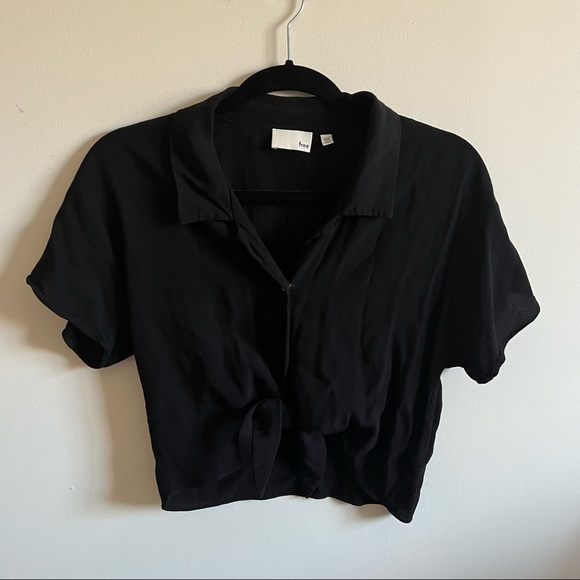 Wilfred Free collared two button crop top - Picture 5 of 9